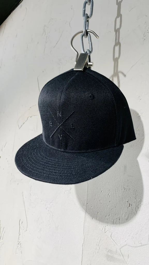 Rein Love baseball Cap